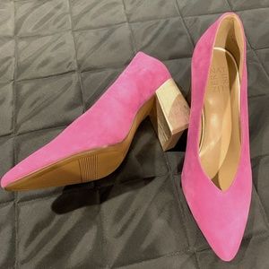 NATURALIZER HOT PINK suede pumps